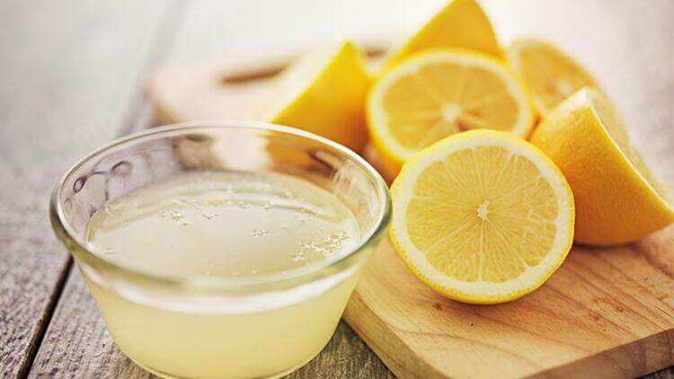 Sivilce Nasıl Geçer ? Sivilceye Ne İyi Gelir ? 1 – limon maskesi min